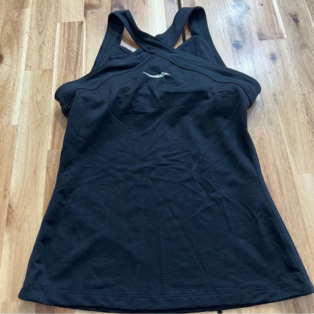 Saucony Athletic Tank Top Black Crossback Built In Bra Workout Running Small - Picture 4 of 5